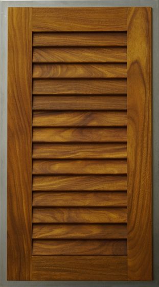 wood-frame-louver-center